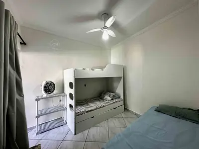 Casa - Edícula com 2 quartos (sendo 1 suite(s)) a 1000,00 metros praia.