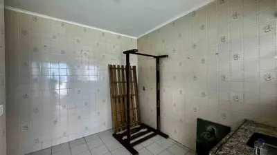 Casa - Térrea com piscina com 3 quartos (sendo 1 suite(s)) a 800,00 metros praia.