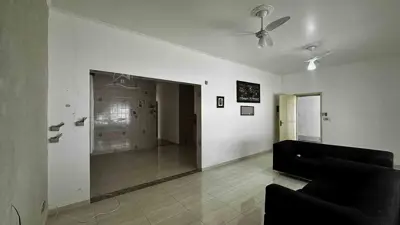 Casa - Térrea com piscina com 3 quartos (sendo 1 suite(s)) a 800,00 metros praia.