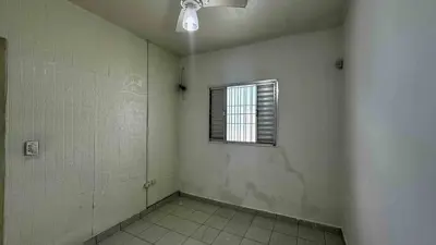 Casa - Térrea com piscina com 3 quartos (sendo 1 suite(s)) a 800,00 metros praia.