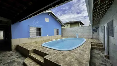 Casa - Térrea com piscina com 3 quartos (sendo 1 suite(s)) a 800,00 metros praia.