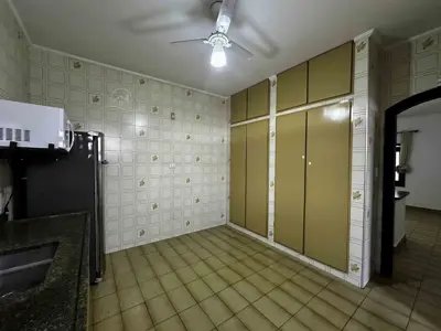 Casa - Térrea com 4 quartos (sendo 2 suite(s)) a 100,00 metros praia.