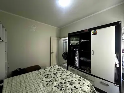 Casa - Sobrado com 3 quartos (sendo 3 suite(s)) a 200,00 metros praia.