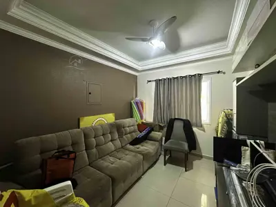 Casa - Sobrado com 3 quartos (sendo 3 suite(s)) a 200,00 metros praia.