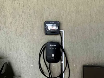 Casa - Sobrado com 3 quartos (sendo 3 suite(s)) a 200,00 metros praia.