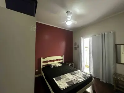 Casa - Sobrado com 3 quartos (sendo 3 suite(s)) a 200,00 metros praia.