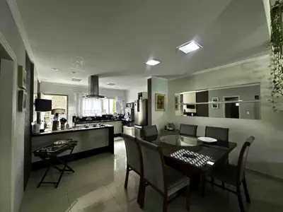 Casa - Sobrado com 3 quartos (sendo 3 suite(s)) a 200,00 metros praia.