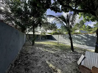 Casa - Edícula com 1 quartos (sendo 0 suite(s)) a 1800,00 metros praia.