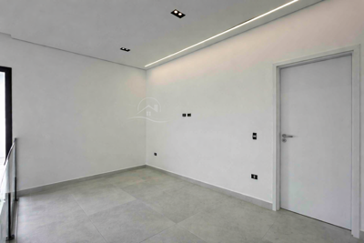 Casa - Sobrado Novo com 4 quartos (sendo 4 suite(s)) a 1400,00 metros praia.