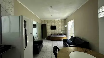 Casa - Térrea com 2 quartos (sendo 1 suite(s)) a 900,00 metros praia.