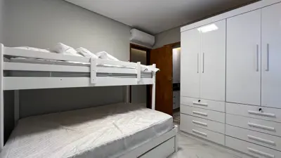 Casa - Térrea com 3 quartos (sendo 1 suite(s)) a 600,00 metros praia.