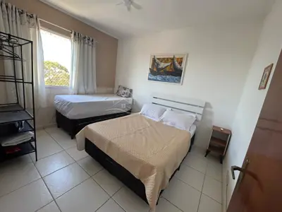 Apartamento - Cobertura com 3 quartos (sendo 2 suite(s)) a 1000,00 metros praia.
