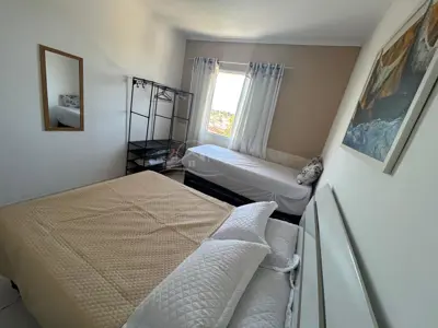 Apartamento - Cobertura com 3 quartos (sendo 2 suite(s)) a 1000,00 metros praia.