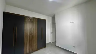 Casa - Térrea com 3 quartos (sendo 1 suite(s)) a 850,00 metros praia.