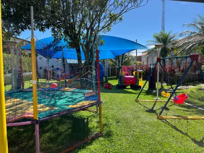 Casa - Sobrado com 4 quartos (sendo 2 suite(s)) a 400,00 metros praia.