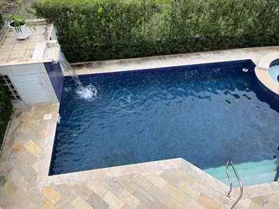 Casa - Sobrado com 4 quartos (sendo 2 suite(s)) a 400,00 metros praia.