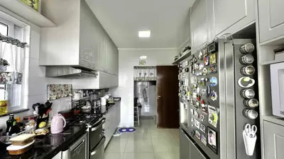 Apartamento - Alto com 3 quartos (sendo 2 suite(s)) a 700,00 metros praia.