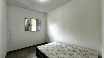 Casa - Térrea com 3 quartos  a 300,00 metros praia.