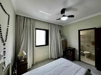 Casa - Térrea com 3 quartos (sendo 2 suite(s)) a 300,00 metros praia.