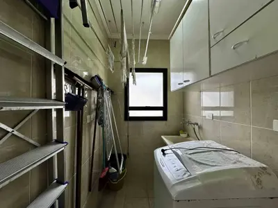 Casa - Térrea com 3 quartos (sendo 2 suite(s)) a 300,00 metros praia.