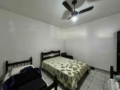 Casa - Térrea com 2 quartos (sendo 1 suite(s)) a 2000,00 metros praia.