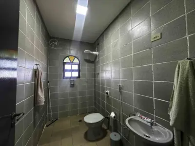 Casa - Sobrado com 4 quartos (sendo 0 suite(s)) a 1900,00 metros praia.