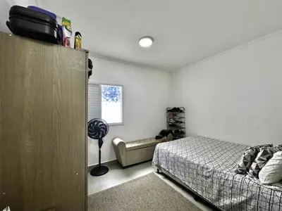 Casa - Térrea com piscina com 2 quartos (sendo 1 suite(s)) a 1300,00 metros praia.