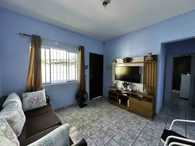 Casa - Térrea com 1 quartos  a 2000,00 metros praia.