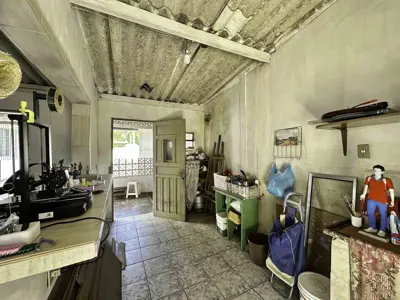 Casa - Térrea com 1 quartos  a 2000,00 metros praia.