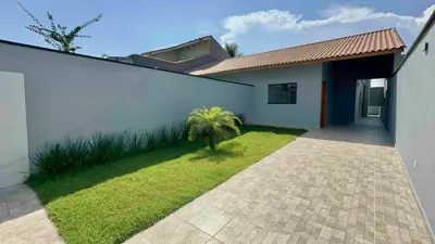 Casa - Térrea com 3 quartos (sendo 1 suite(s)) a 1500,00 metros praia.