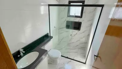 Casa - Térrea com 3 quartos (sendo 1 suite(s)) a 1500,00 metros praia.