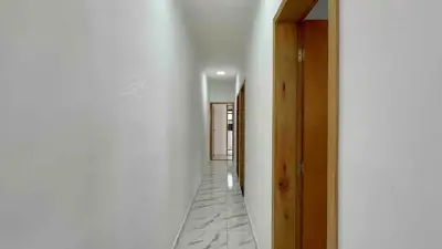 Casa - Térrea com 3 quartos (sendo 1 suite(s)) a 1500,00 metros praia.