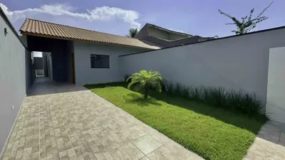 Casa - Térrea com 3 quartos (sendo 1 suite(s)) a 1500,00 metros praia.