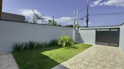 Casa - Térrea com 3 quartos (sendo 1 suite(s)) a 1500,00 metros praia.