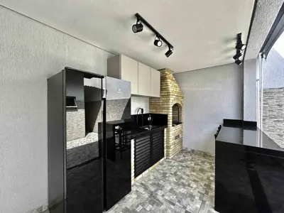 Casa - Térrea com piscina com 2 quartos (sendo 1 suite(s)) a 200,00 metros praia.