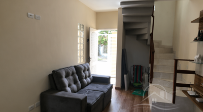 Casa - Sobrado com 2 quartos (sendo 1 suite(s)) a 500,00 metros praia.