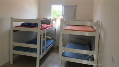 Casa - Sobrado com 2 quartos (sendo 1 suite(s)) a 500,00 metros praia.