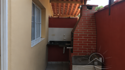 Casa - Sobrado com 2 quartos (sendo 1 suite(s)) a 500,00 metros praia.
