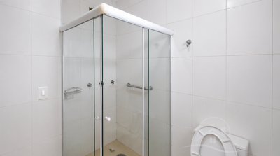 Casa - Térrea com 3 quartos (sendo 1 suite(s)) a 300,00 metros praia.