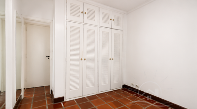 Casa - Térrea com 3 quartos (sendo 1 suite(s)) a 300,00 metros praia.