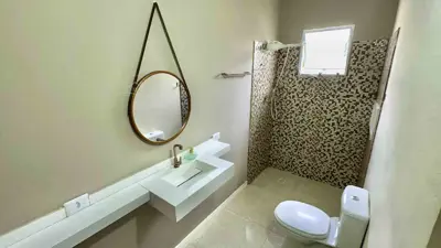Casa - Térrea com piscina com 4 quartos (sendo 4 suite(s)) a 3000,00 metros praia.