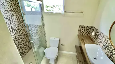 Casa - Térrea com piscina com 4 quartos (sendo 4 suite(s)) a 3000,00 metros praia.