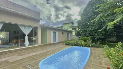 Casa - Térrea com piscina com 4 quartos (sendo 4 suite(s)) a 3000,00 metros praia.