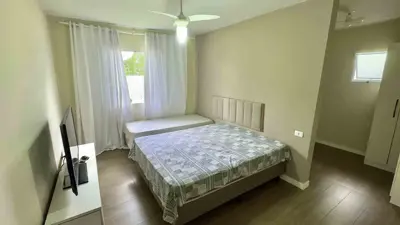 Casa - Térrea com piscina com 4 quartos (sendo 4 suite(s)) a 3000,00 metros praia.