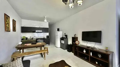 Casa - Térrea com 3 quartos (sendo 1 suite(s)) a 250,00 metros praia.