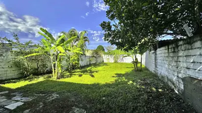 Casa - Térrea com 2 quartos (sendo 1 suite(s)) a 1500,00 metros praia.
