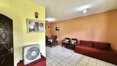 Casa - Térrea com 2 quartos (sendo 1 suite(s)) a 1500,00 metros praia.