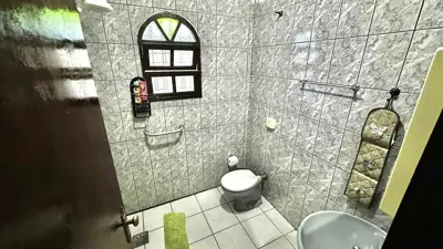 Casa - Térrea com 2 quartos (sendo 1 suite(s)) a 1500,00 metros praia.