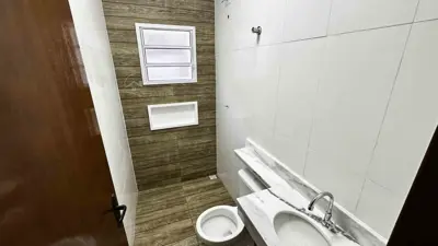 Casa - Térrea com 2 quartos (sendo 2 suite(s)) a 1500,00 metros praia.