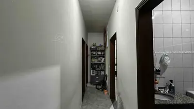 Casa - Térrea com 3 quartos (sendo 1 suite(s)) a 900,00 metros praia.